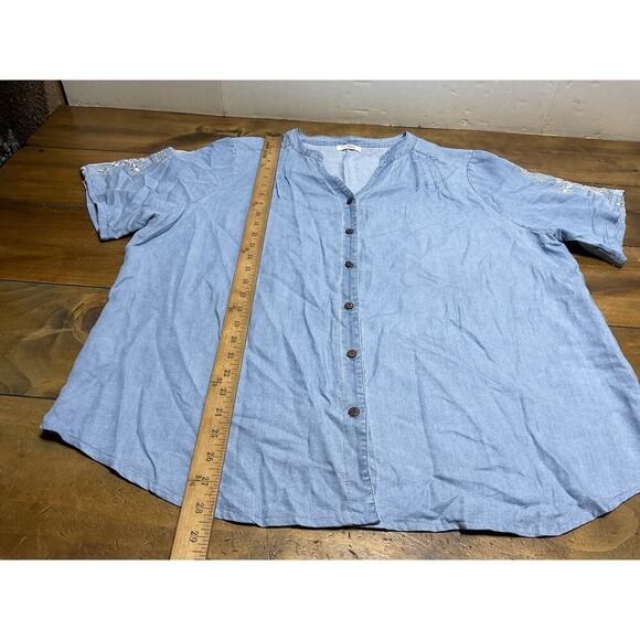 Anthropologie Kindred Women’s Chambray Floral Embroidered Shirt Plus Size 1X - Picture 8 of 10